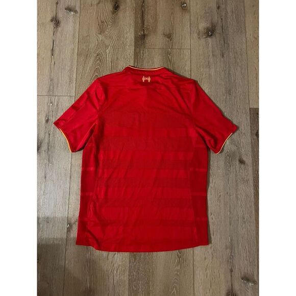 Liverpool F.C Mens Red New Balance Home Soccer Jersey Size Small - Picture 2 of 3